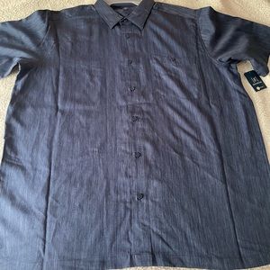 NWT Men’s collared button up short sleeve shirt